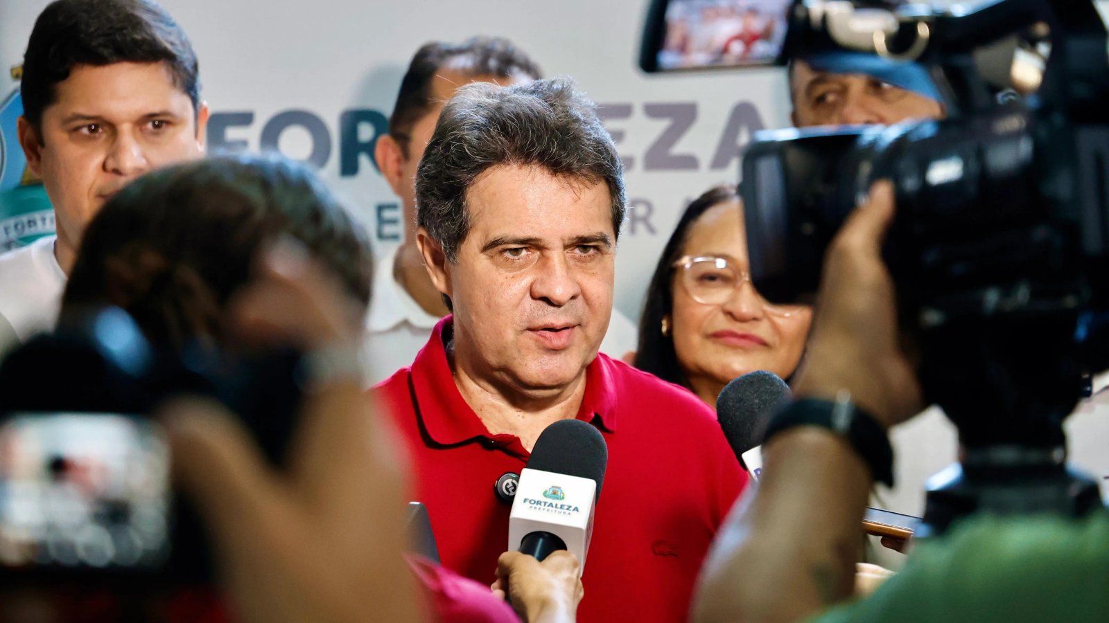 Prefeito Evandro Leitão anuncia projeto que proíbe publicidade de bets em espaços públicos de Fortal